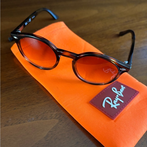 Ray-Ban Other - Ray-Ban Round Sunglasses with Brown Lenses